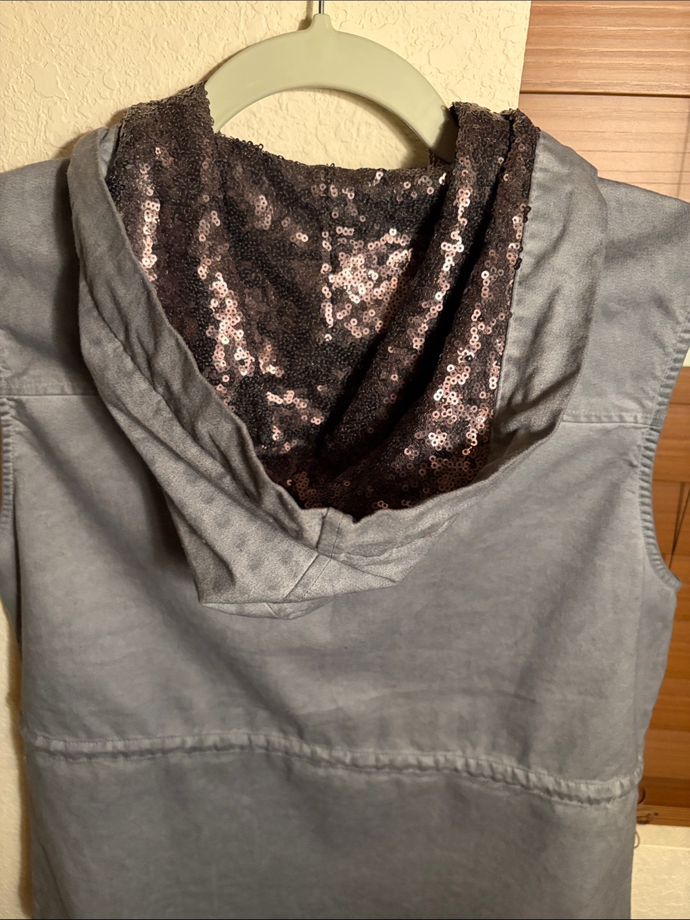 BKE Hooded Sleeveless Utility Vest in Faded Gray - Picture 2 of 9
